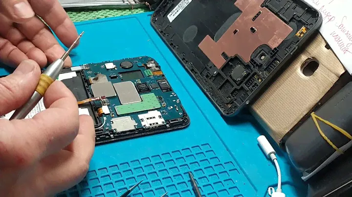 Планшет Samsung Galaxy Tab A6 (2016) не заряжается.Замена системного разъема.